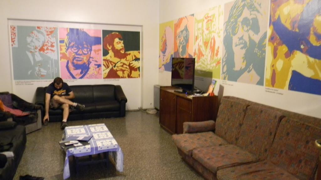 Punto Urbano Hostel Mendoza Luaran gambar
