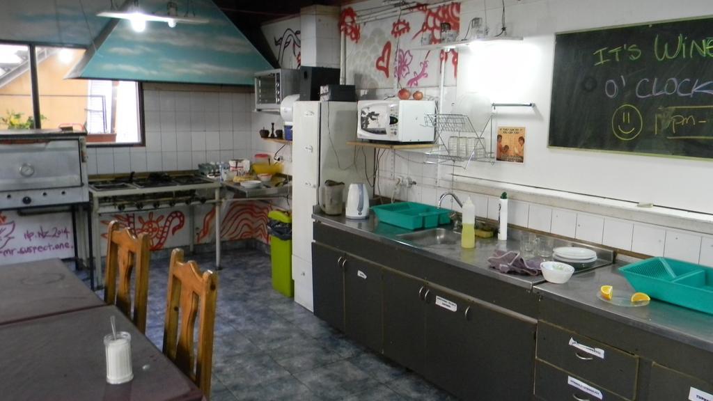 Punto Urbano Hostel Mendoza Luaran gambar