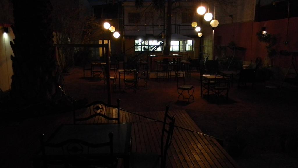Punto Urbano Hostel Mendoza Luaran gambar