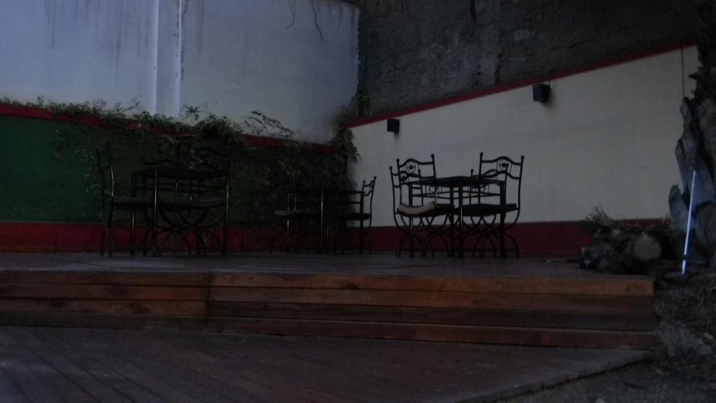 Punto Urbano Hostel Mendoza Luaran gambar