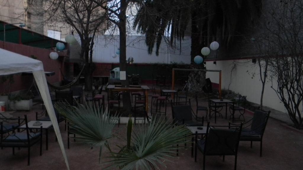 Punto Urbano Hostel Mendoza Luaran gambar