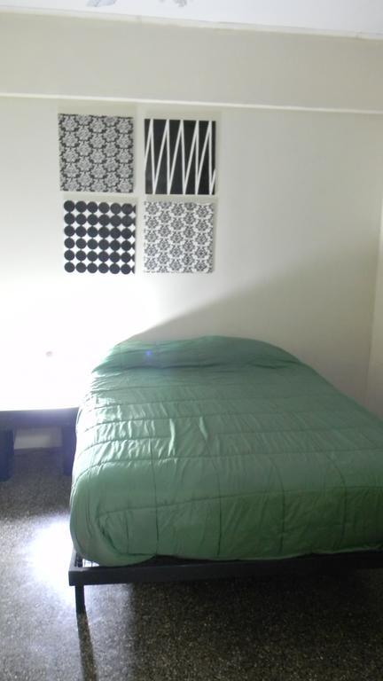 Punto Urbano Hostel Mendoza Luaran gambar