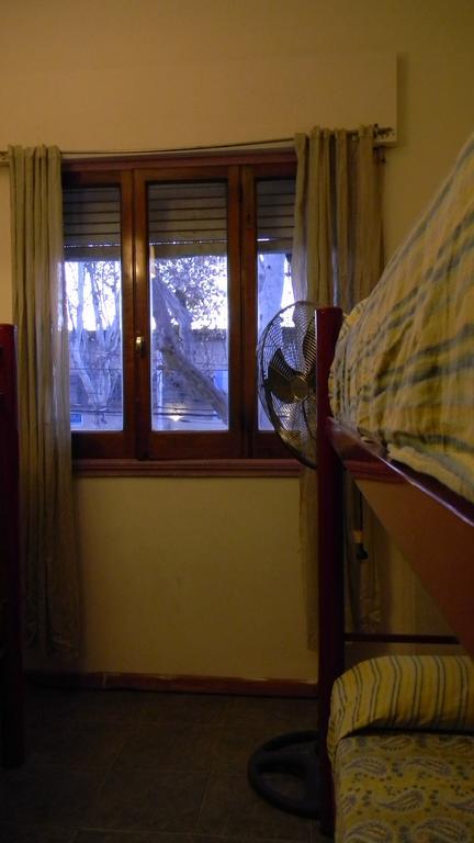 Punto Urbano Hostel Mendoza Luaran gambar