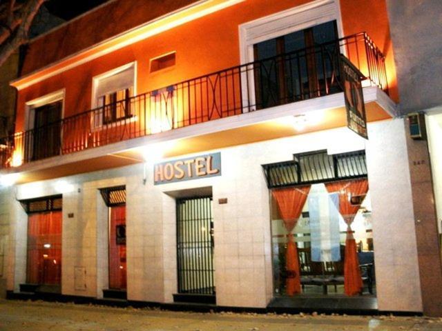 Punto Urbano Hostel Mendoza Luaran gambar